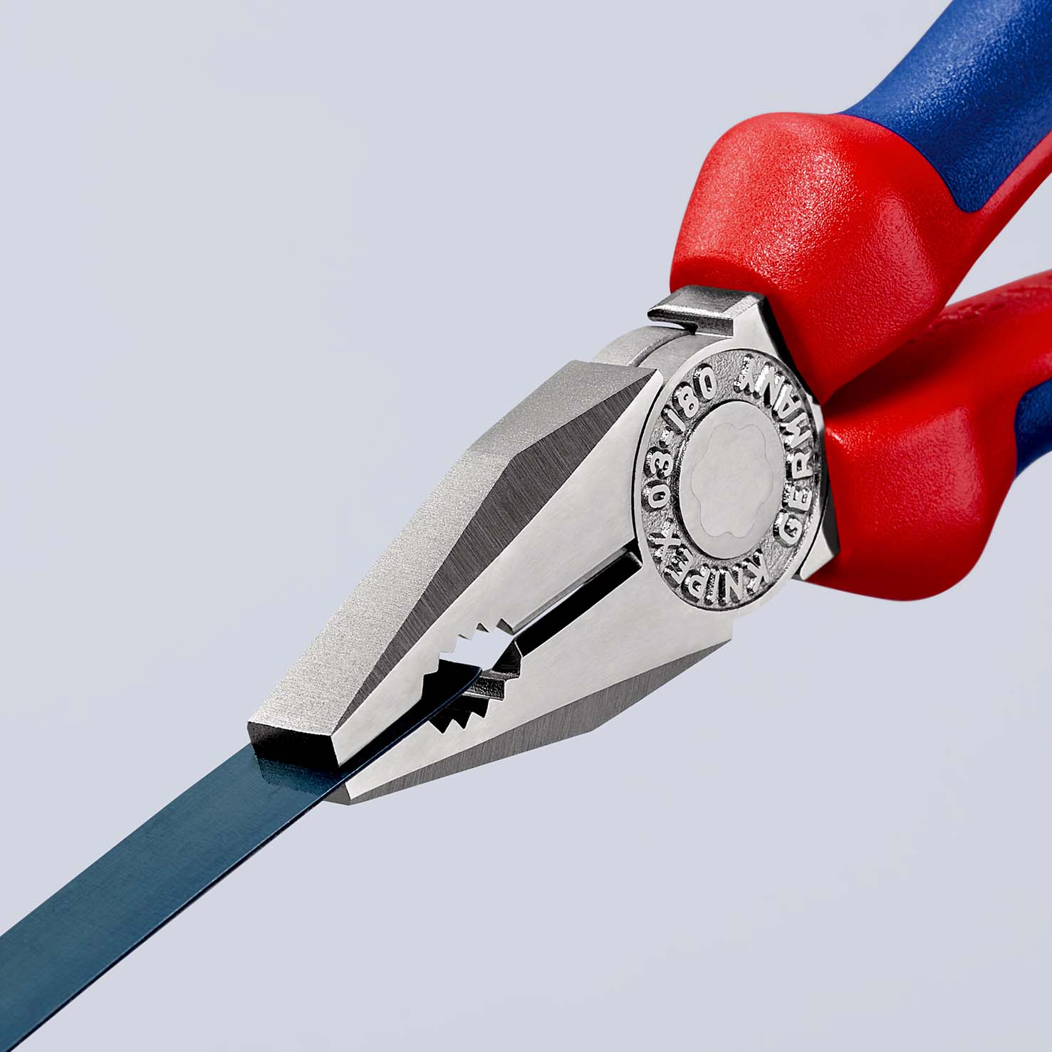Einfaches Arbeiten mit Kombizange-Knipex von praktische Werkzeuge