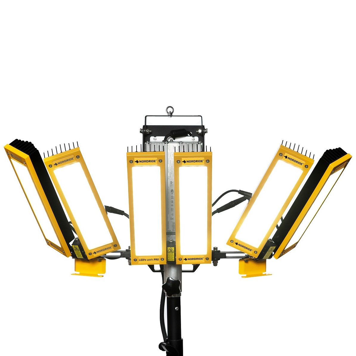 Flexible 360° Beleuchtung für Baustellen & Eventbeleuchtung mit individuell einstellbare Lichtwirkung dank einzeln verstellbaren Hochleistungs-Strahler - vertikal und horizontal