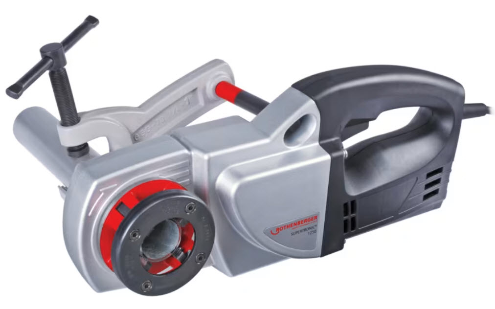 Gewindeschneidmaschine SUPERTRONIC 1250 Set von der Marke Rothenberger durch praktische-werkzeuge Gewindeschneidmaschine SUPERTRONIC 1250 Set von der Marke Rothenberger durch praktische-werkzeuge im Einsatz in der Haustechnik-Branche