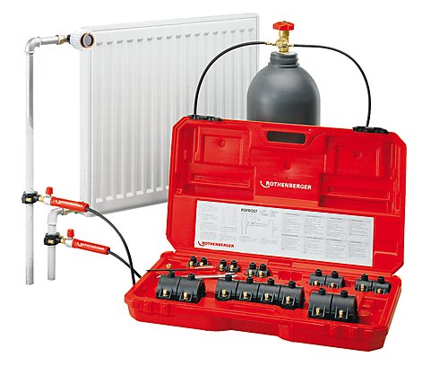 Einfriergerät ROFROST Trockeneis-Set von der Marke Rothenberger durch praktische-werkzeuge Einfriergerät ROFROST Trockeneis-Set von der Marke Rothenberger durch praktische-werkzeuge im Einsatz in der Haustechnik-Branche
