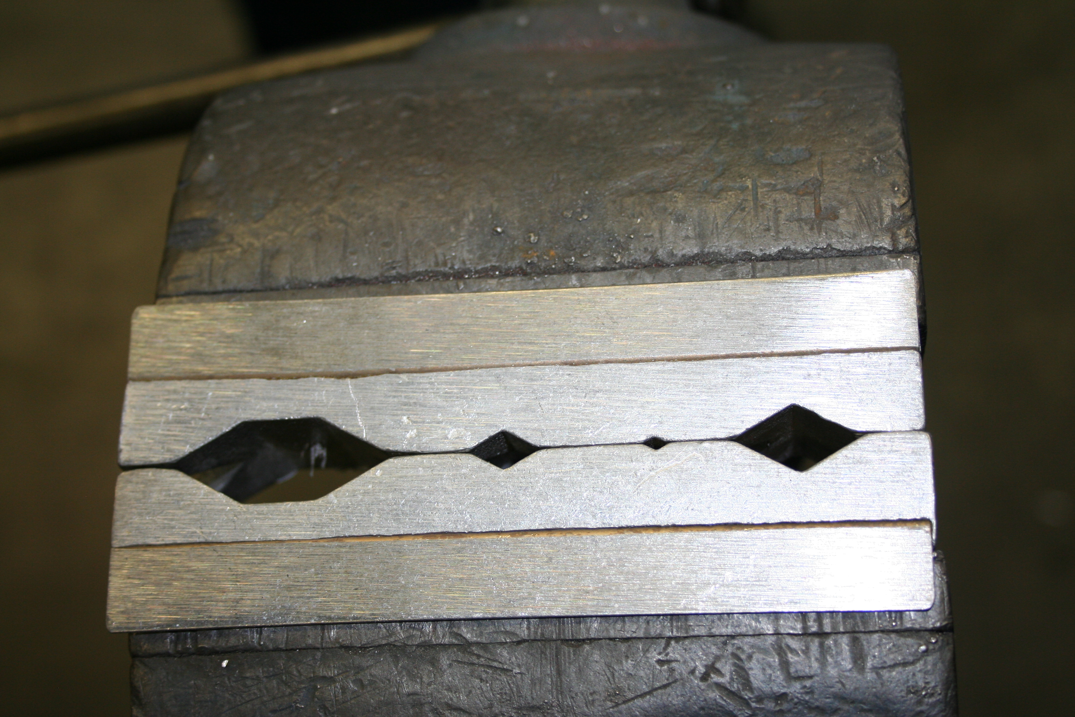 Aluminium Schraubstockbacken mit eingeleimten Magneten
