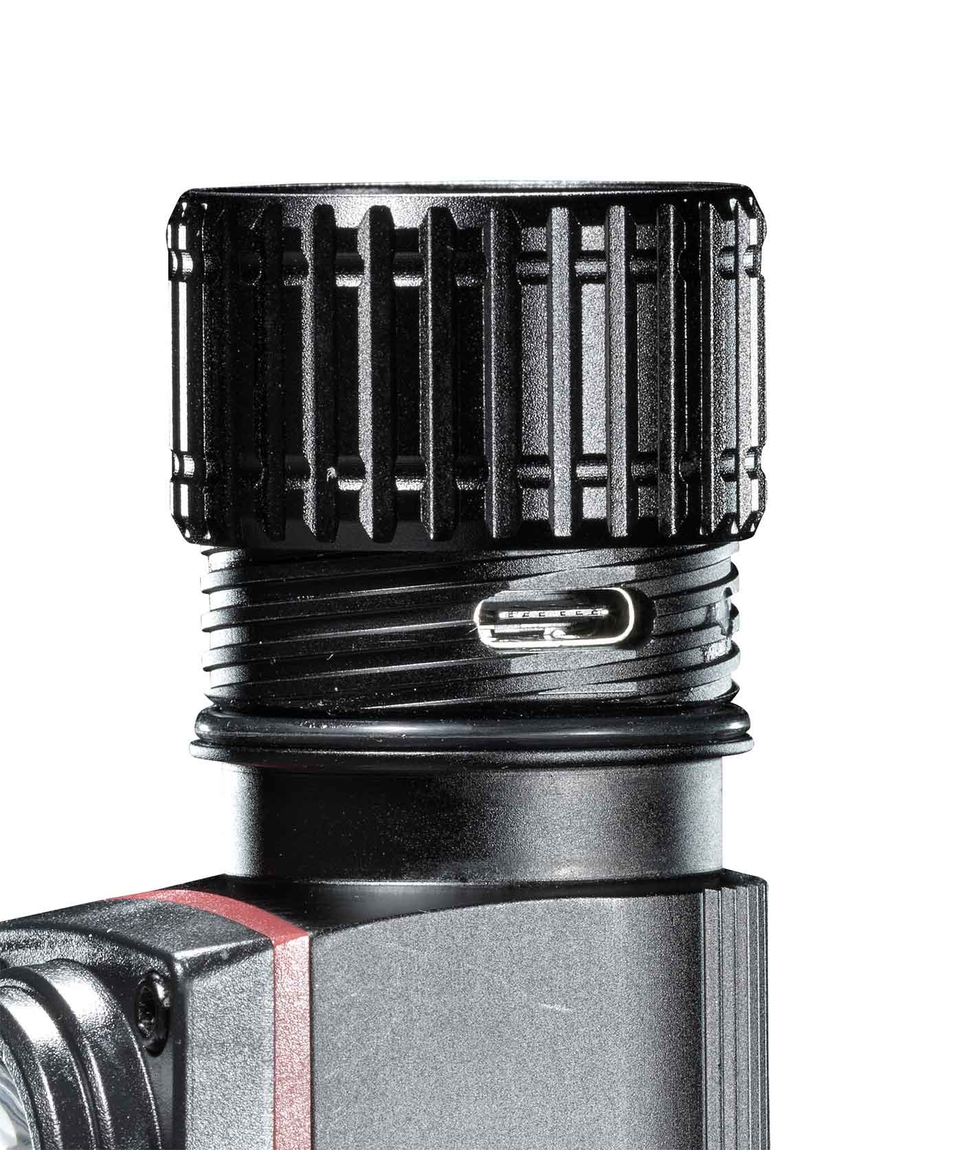 Akku LED-Stirn- und Taschenlampe 1000Lm von der Marke Fortec durch praktische-werkzeuge bringt Licht ins Dunkel