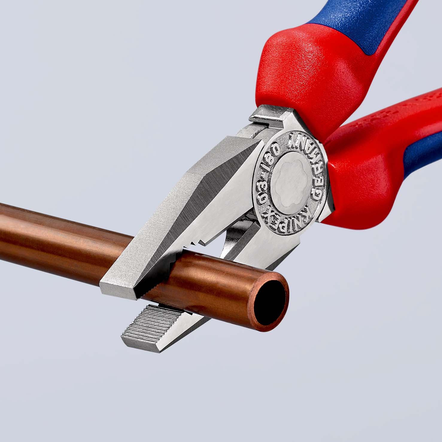 Einfaches Arbeiten mit Kombizange-Knipex von praktische Werkzeuge