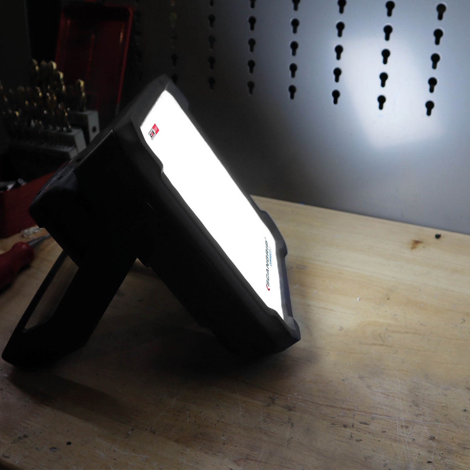 Flutlichtscheinwerfer CONNECT 2000 L