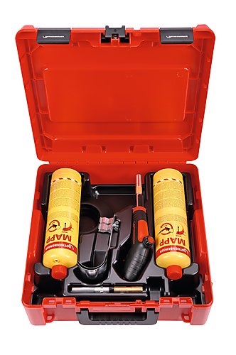 Profi-Lötgerät WUPER FIRE 4 HOT BOX von der Marke Rothenberger durch praktische-werkzeuge Profi-Lötgerät WUPER FIRE 4 HOT BOX von der Marke Rothenberger durch praktische-werkzeuge im Einsatz in der Haustechnik-Branche