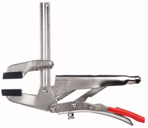 Parallel-Gripzange GRZ , Bessey Die Spannbacken der Parallel-Gripzange GRZ sind aus gehärtetem Chrom-Vanadium-Stahl gefertigt und bieten einen sicheren Halt für Werkstücke aus verschiedenen Materialien.
